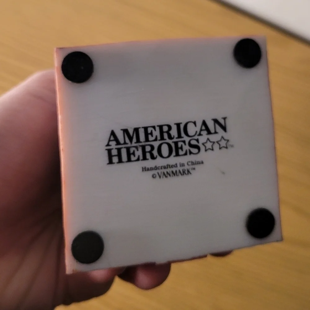 𝅺vanmark Vintage American Heroes 